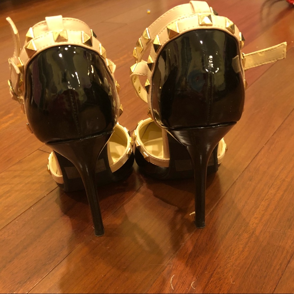 Sexy Shoes - Picture 3 of 4
